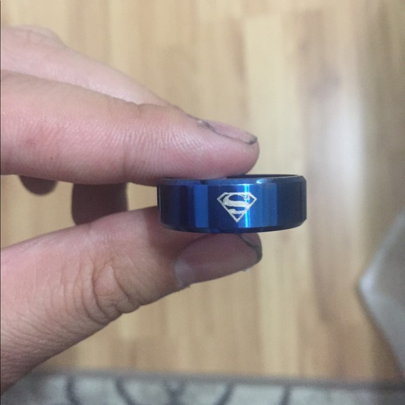 Blue Superman Symbol Ring - Picture 2 of 3